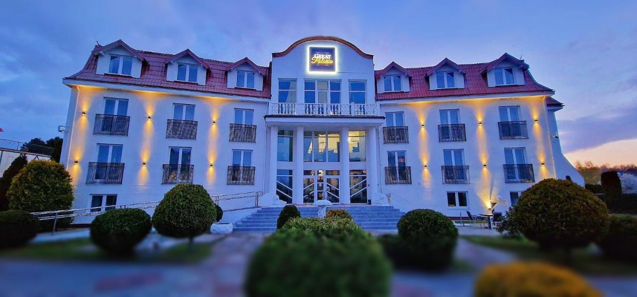 Great Polonia Ustka Bed & Breakfast Exterior photo